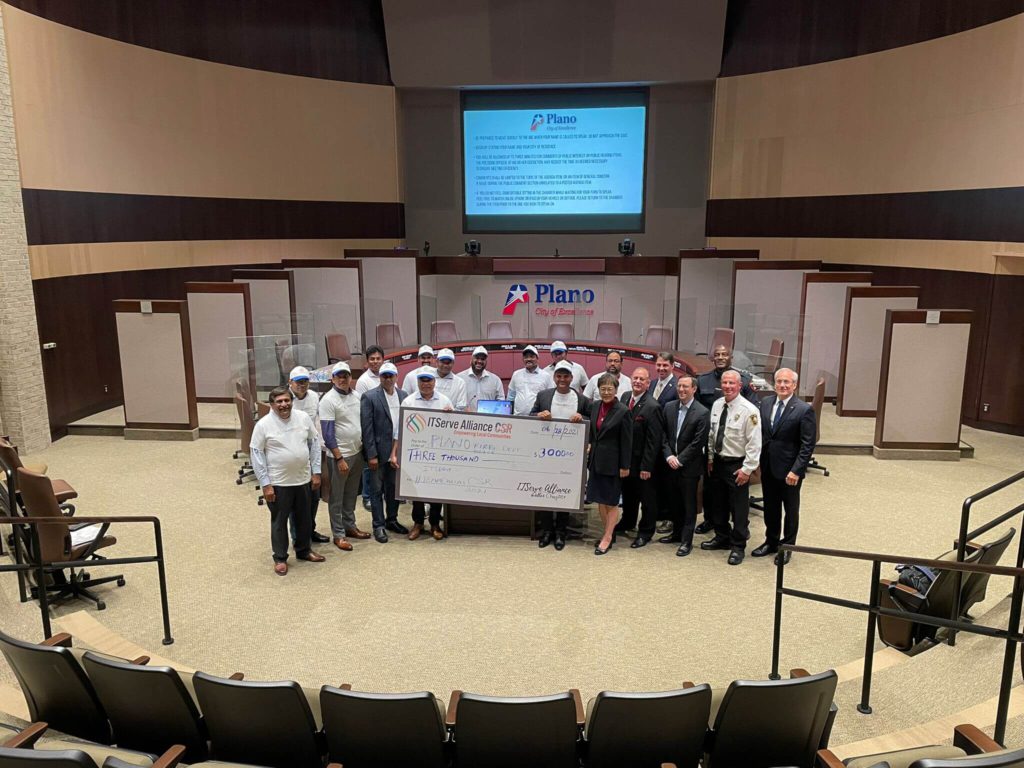 presented-check-to-plano-police-1